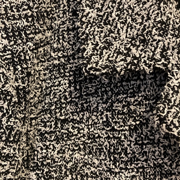 Beautiful NWT St. John suit with three pieces. - Picture 9 of 9